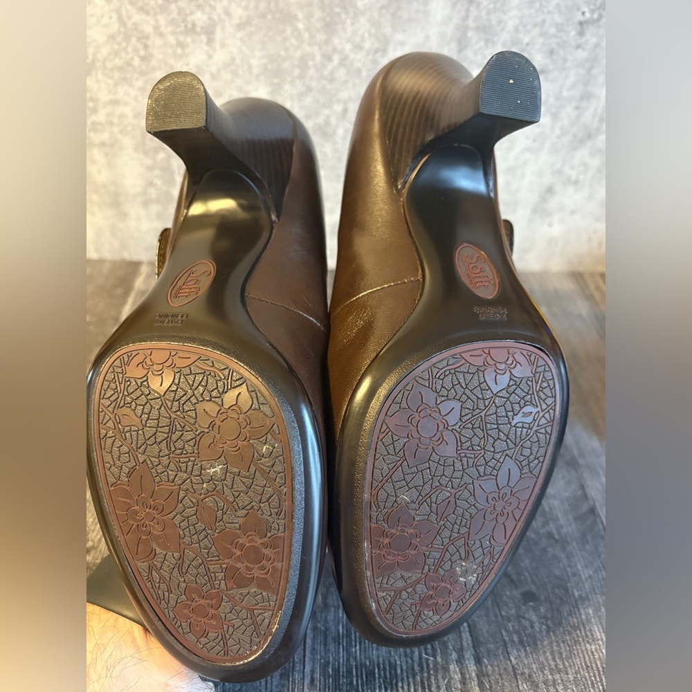 **CLOSET CLOSEOUT** Sofft Brown leather mary jane pumps size 10 - Picture 4 of 6